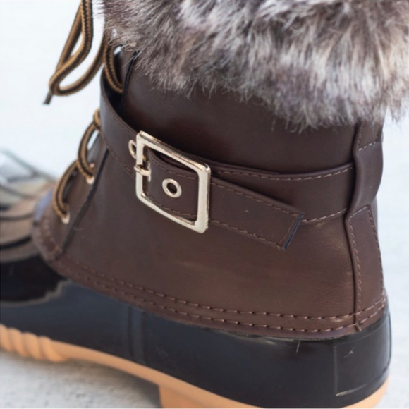 LAST | BESTSELLER | Faux Fur Duck Boots - Picture 4 of 4
